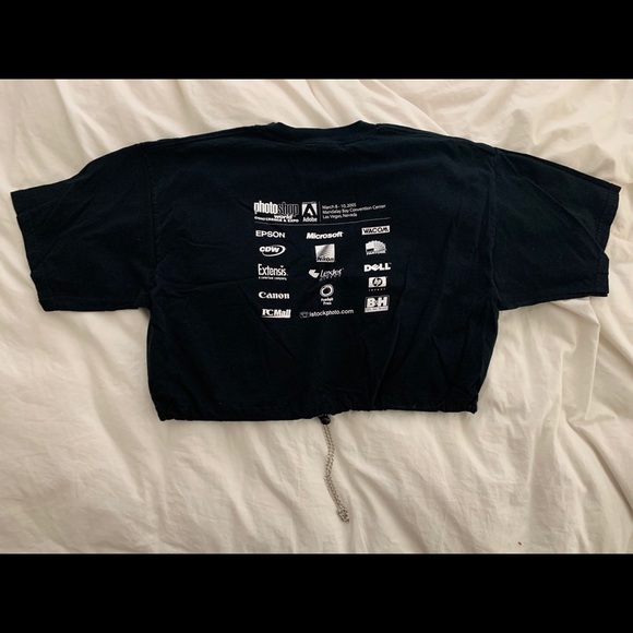 Photoshop World Oversized Crop Top With Chain - Picture 2 of 2